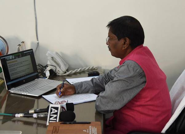 Union Tribal Affairs Minister Shri Arjun Munda addresses webinar on challenges in Thalassemia 2022.