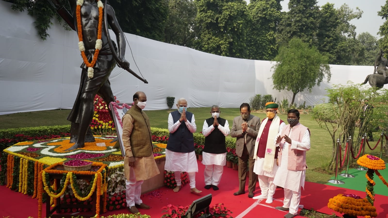 Honourable Prime Minister pays floral tributes to Birsa Munda Statue at Parliament Complex